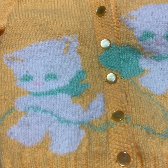 Sweet little kitten sweater - Picture 2 of 3
